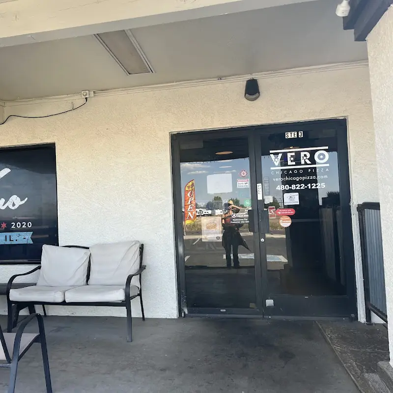 Vero Chicago Pizza