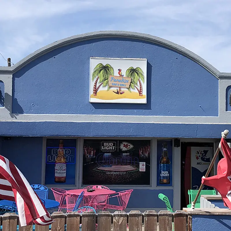 Paradise Bar & Grill