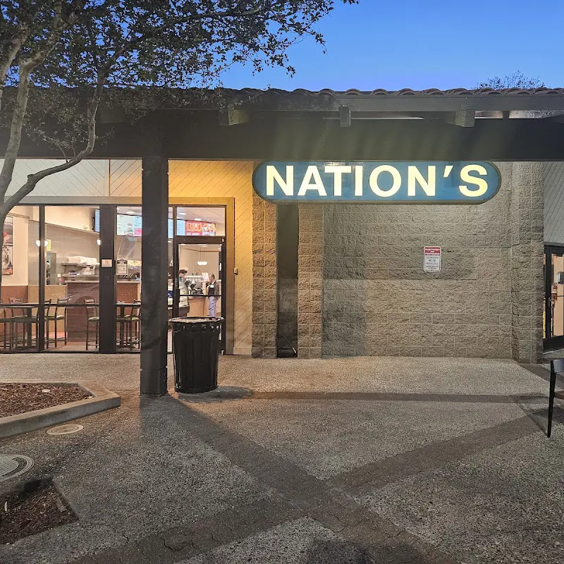 Nation's Giant Hamburgers & Great Pies