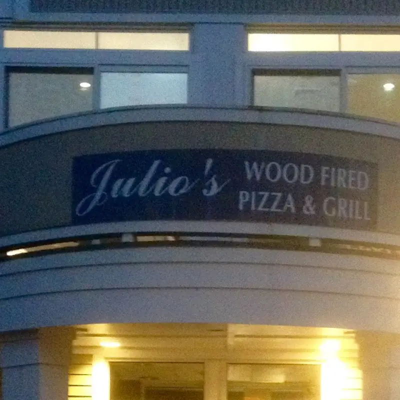 Julio's Wood Fired Pizza & Grill