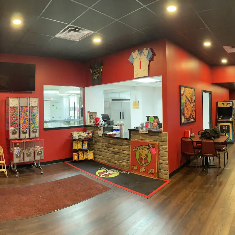 Fox's Pizza Den