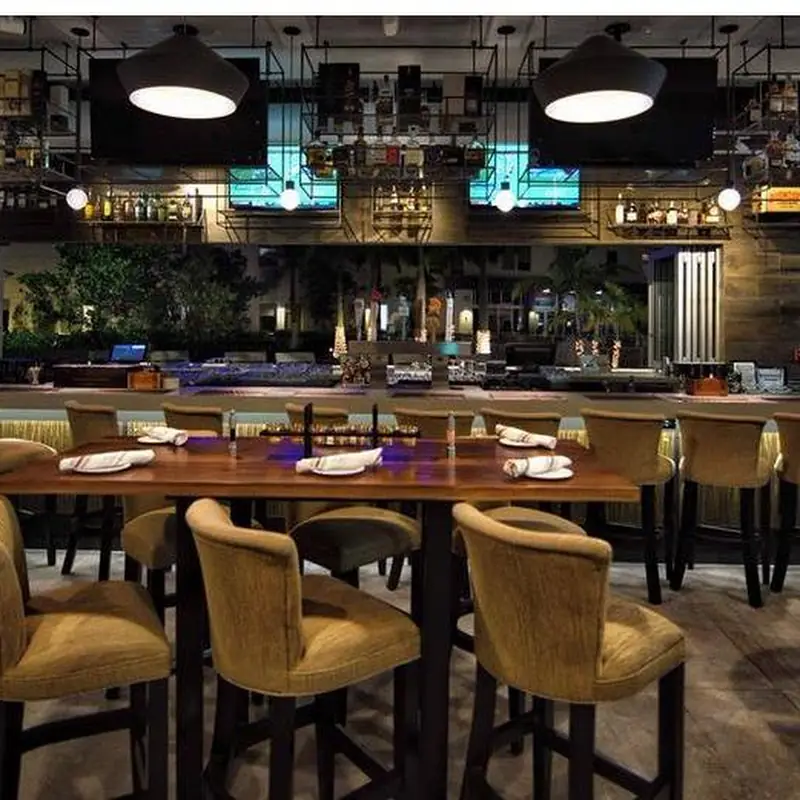 107 Steak & Bar