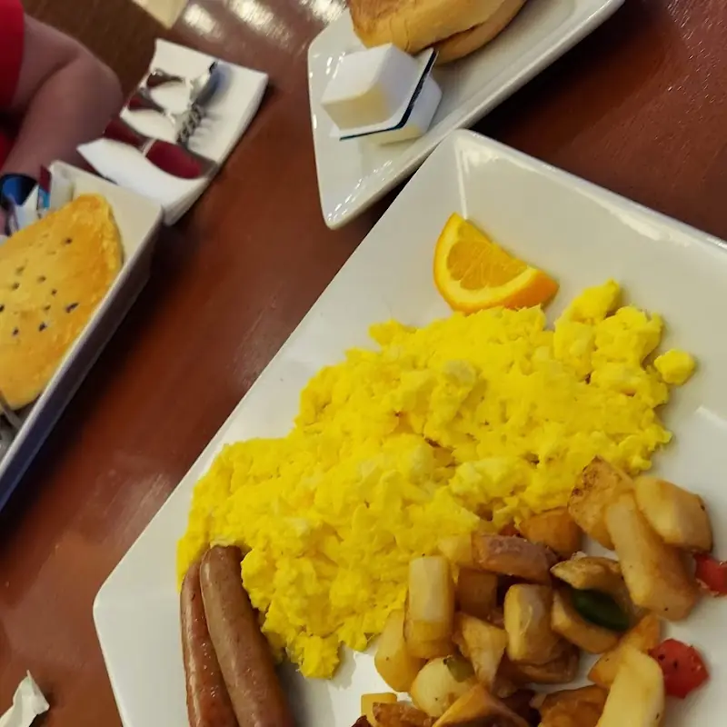 Kem's Restaurant and Bar