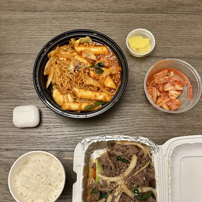 Noodles & Friends