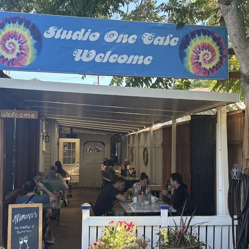Studio One Café