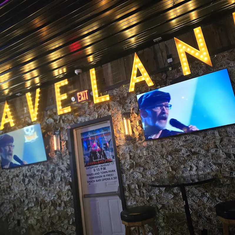 Waveland Pub