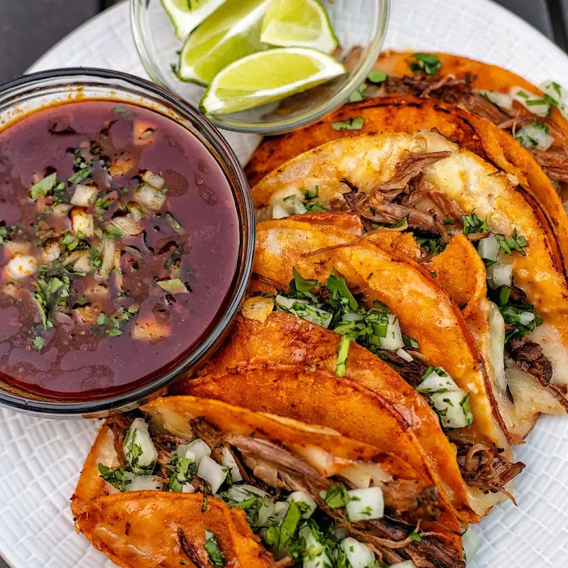Evelins Antojitos Latinos