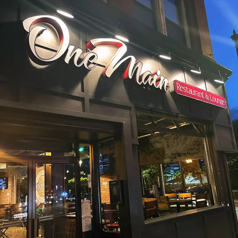 One Main Restaurant and Lounge