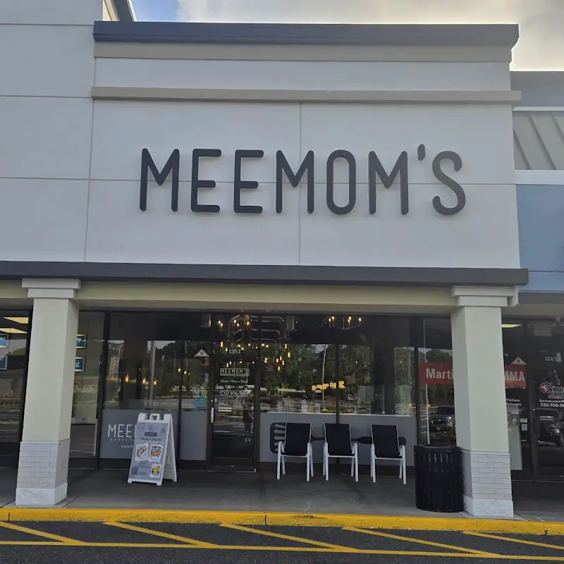 Meemom's