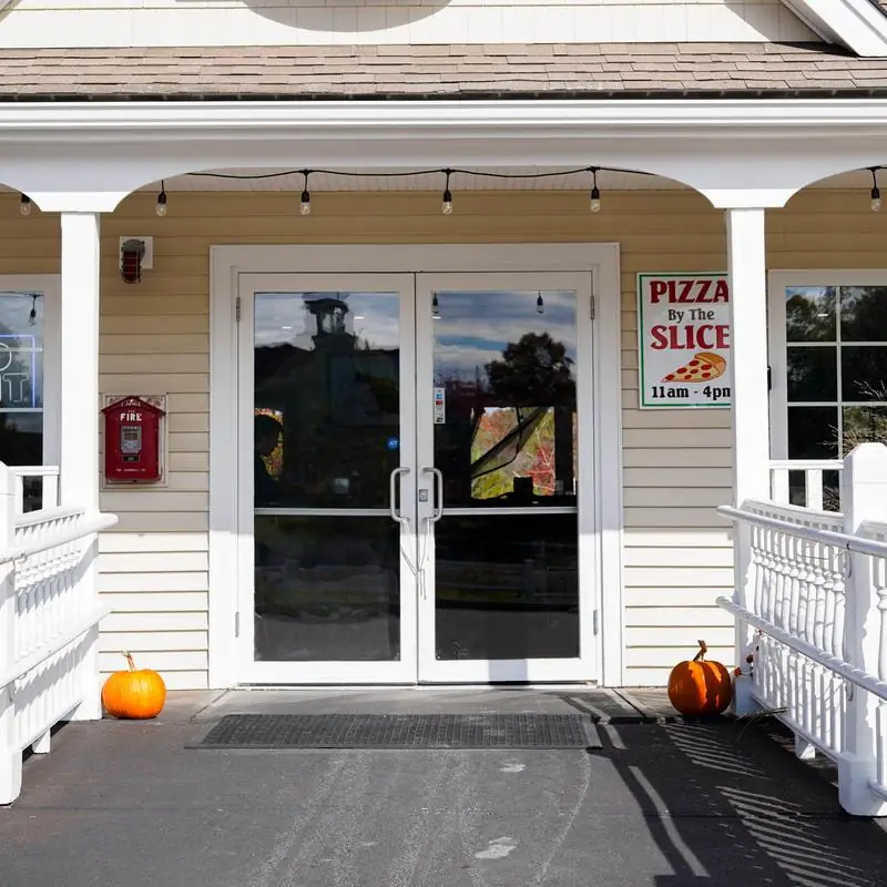 Kings Brick Oven Pizza & Pub