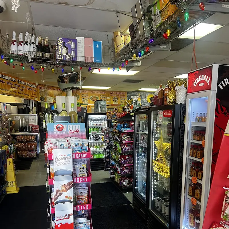 Family Special #1 Feeds 4-5 with 2 Large Fountain Drinks