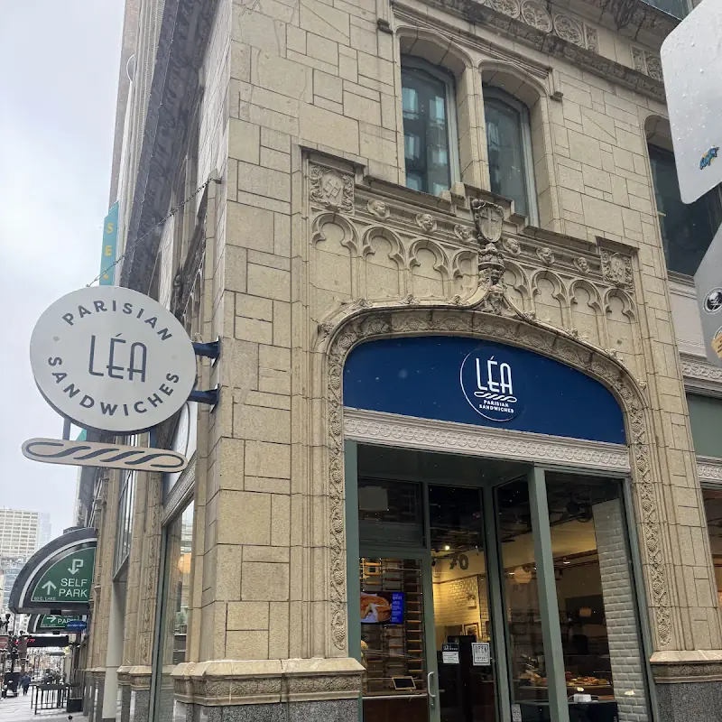 Léa French Cafe Lake Street