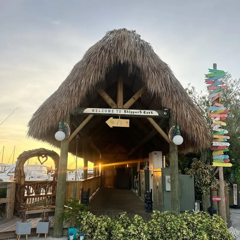 Skipper's Cove Bar & Grill