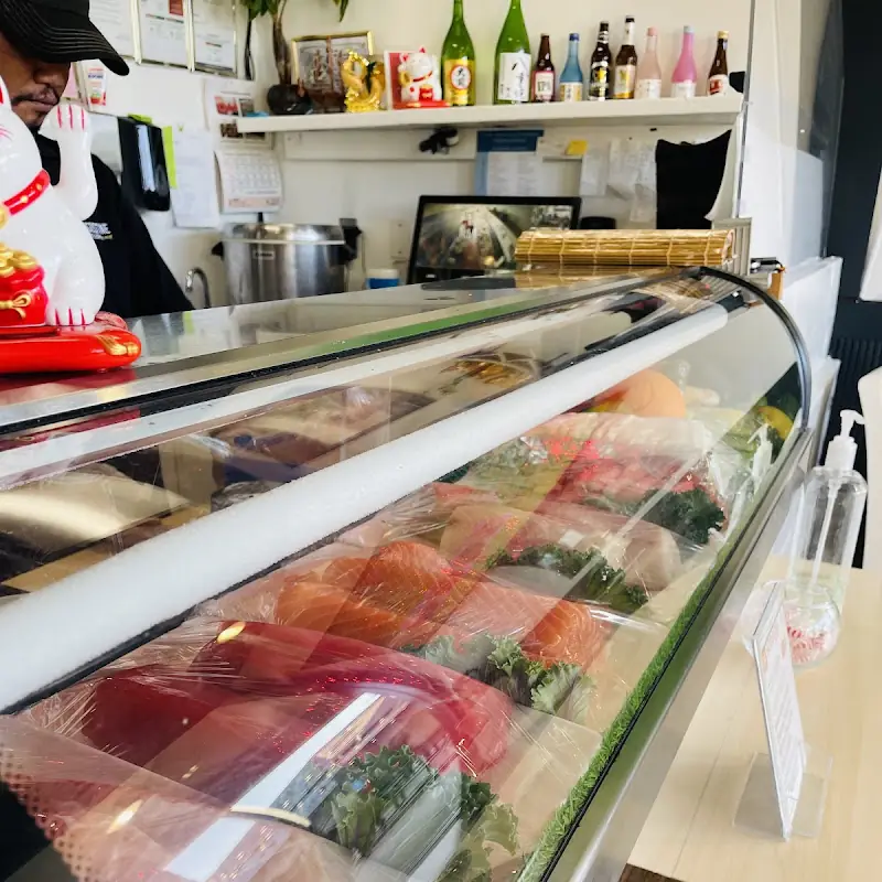 LITTLE THAI & SUSHI