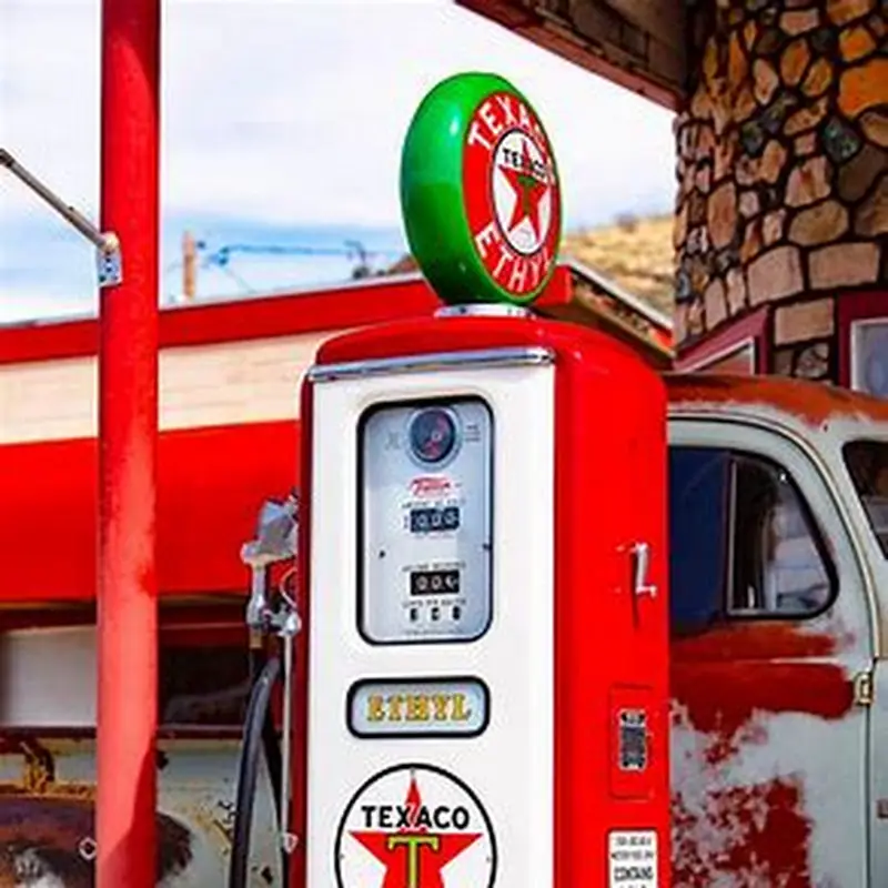 The Filling Station Restaurant, Grill/Bar