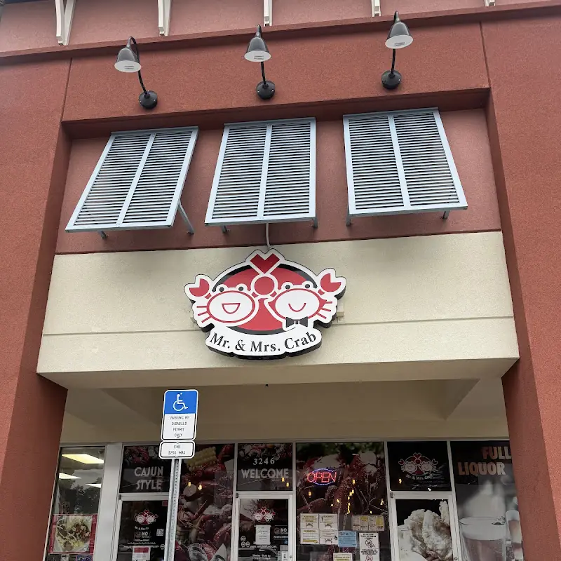 Mr. & Mrs. Crab Juicy Seafood & Bar - Gainesville