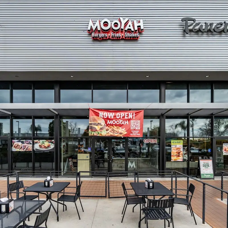 MOOYAH Burgers, Fries & Shakes