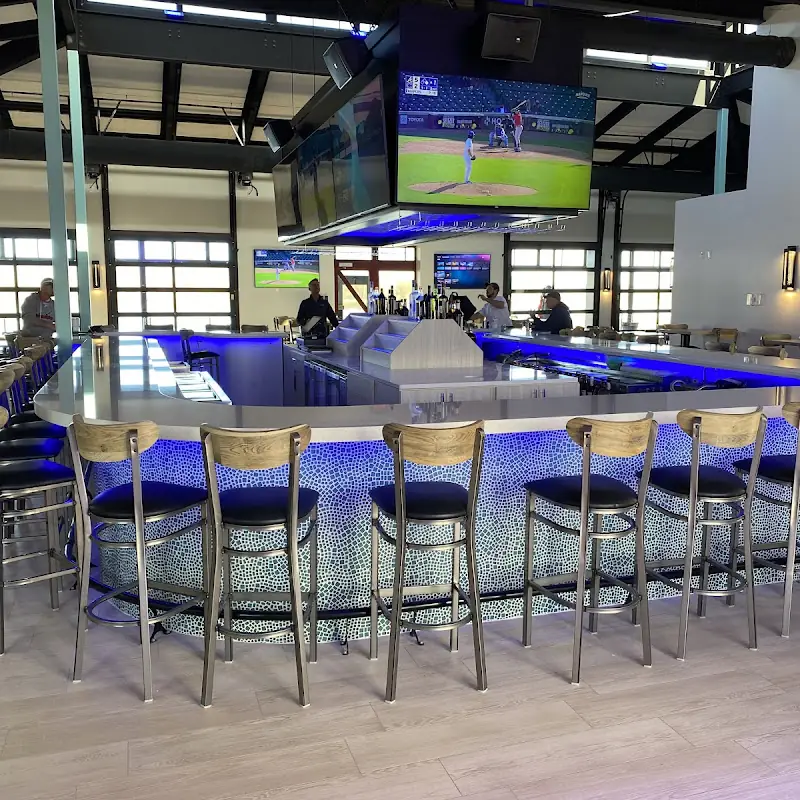 Off Shore Bar & Grill