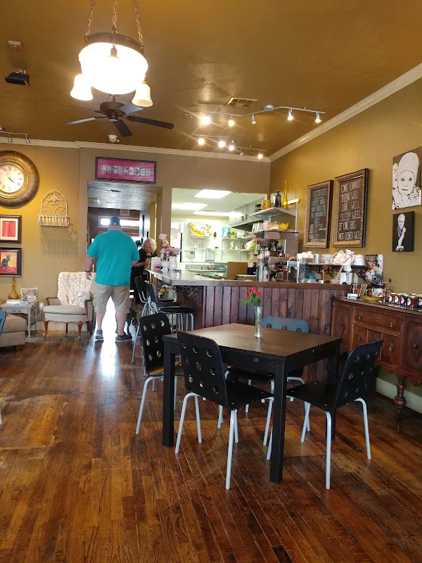 Cafe Paradee