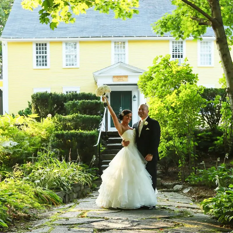 Three Chimneys Inn & Ffrost Sawyer Tavern