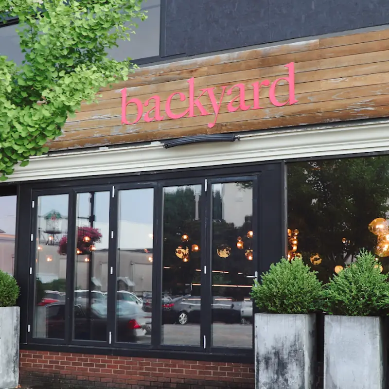Backyard Pizza and Raw Bar