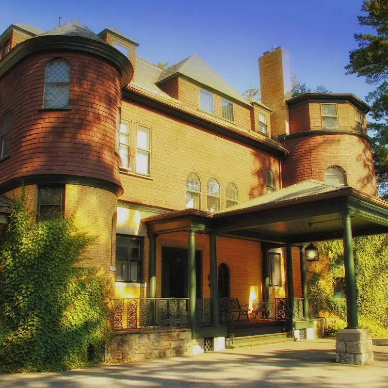 The Brewster Inn