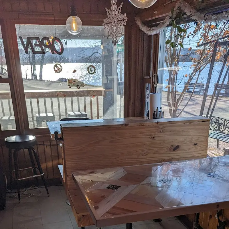 River Ratz Saloon and Lodge