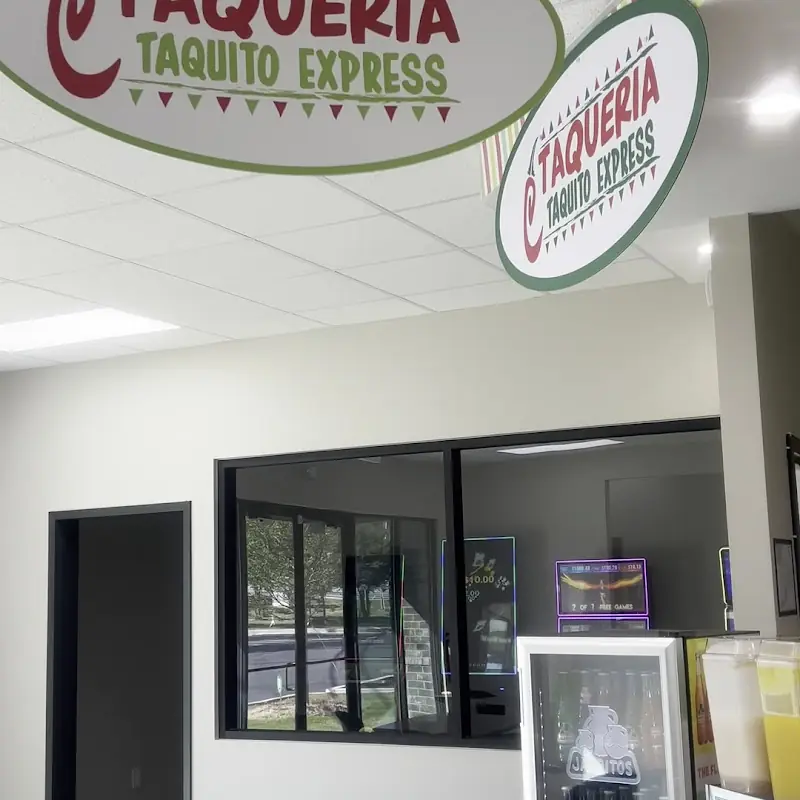 Queso con Totopos / Chips & Queso