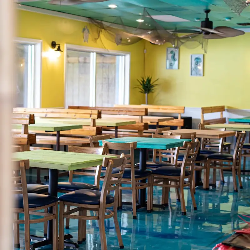 Last Resort Riverfront Bar & Grill