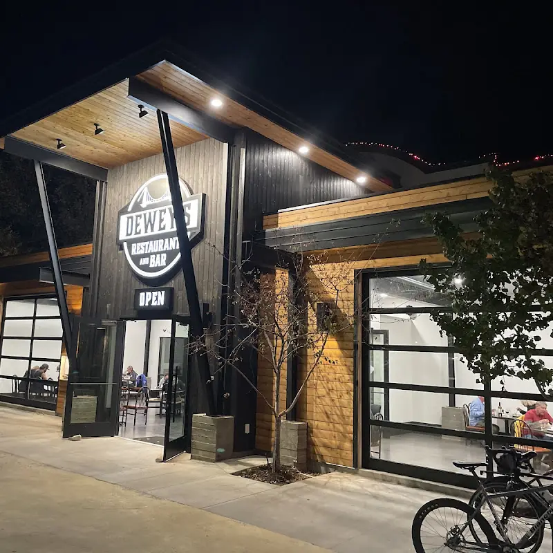 Dewey's Restaurant and Bar