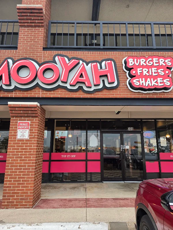 MOOYAH Burgers, Fries & Shakes