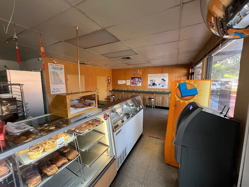 Foster's Donuts