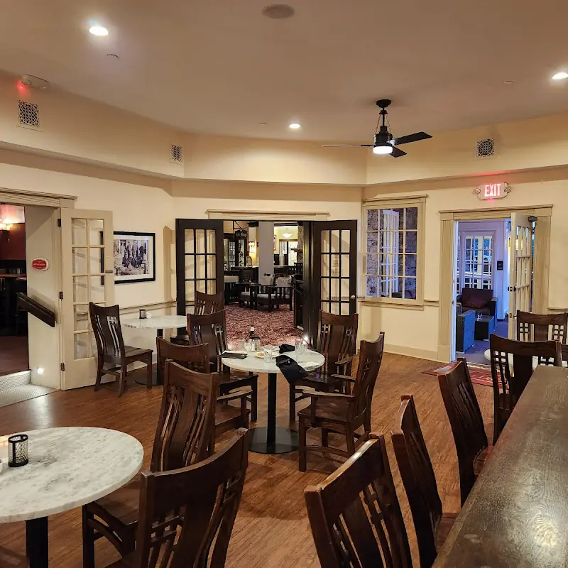 Mae’s Restaurant