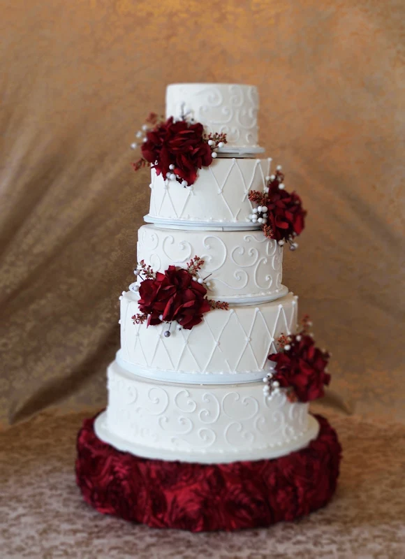 Buttercream Cakes and Desserts