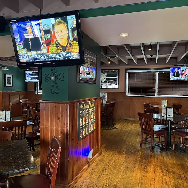 Mulligans Irish Pub & Grill