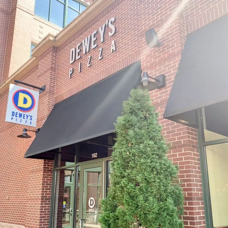 Dewey's Pizza - St. Charles