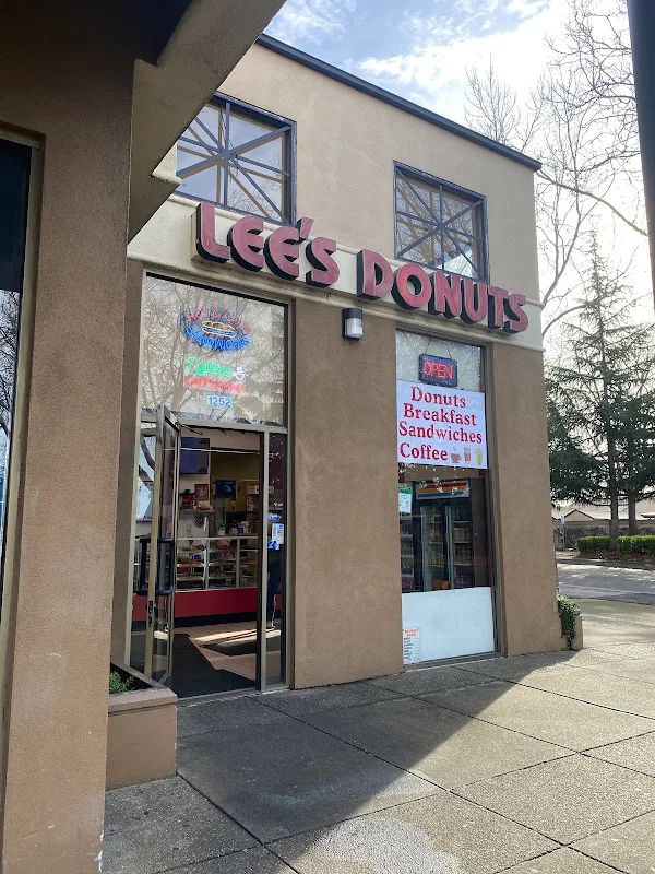 Lee's Donuts