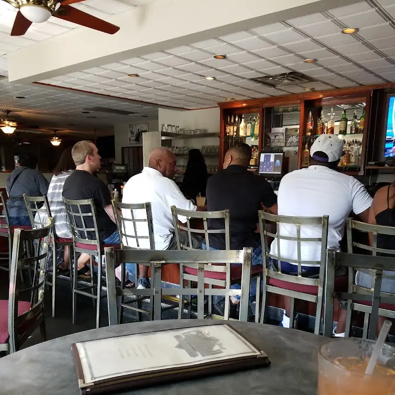 City Hall Grille & Drinks
