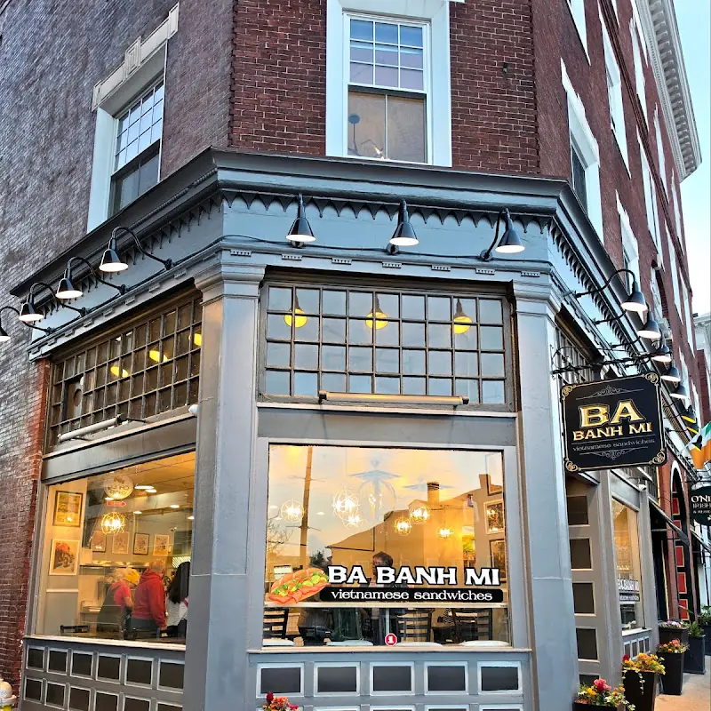 Ba Banh Mi