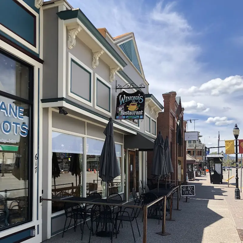 Winona's Restaurant and Bakery