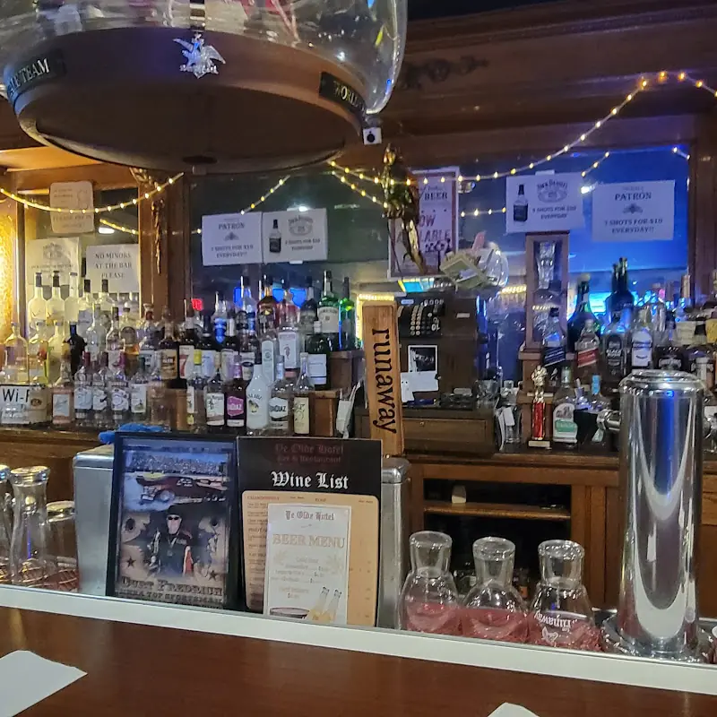 Ye Olde Hotel Bar & Restaurant