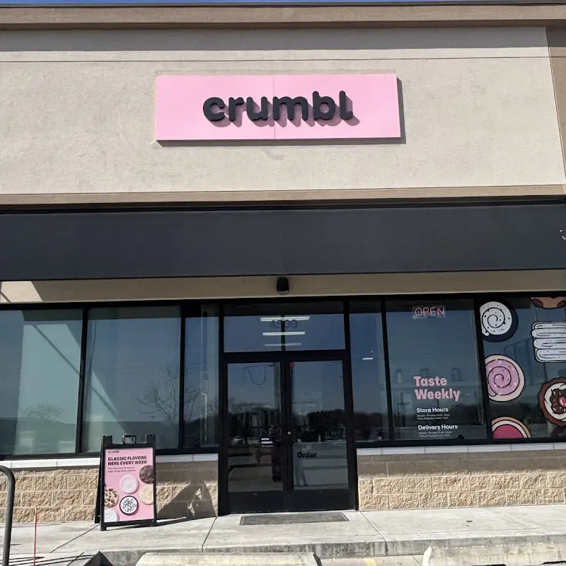 Crumbl – Cookies & Desserts