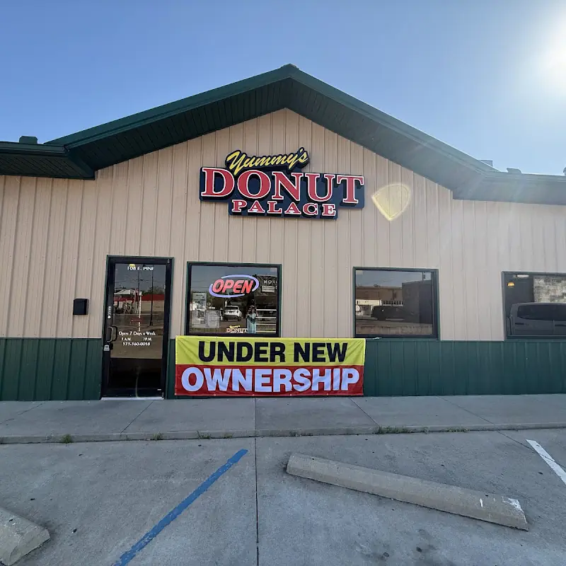Yummy’s donut palace-boba tea-smoothies-coffee