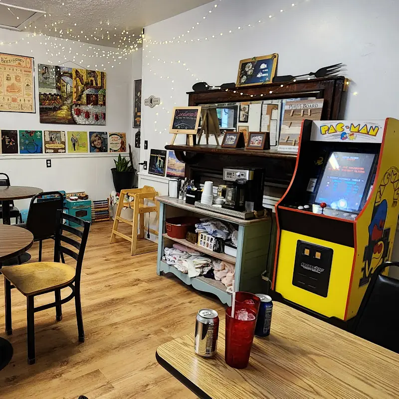 Ruby's Café And Dairy Bar