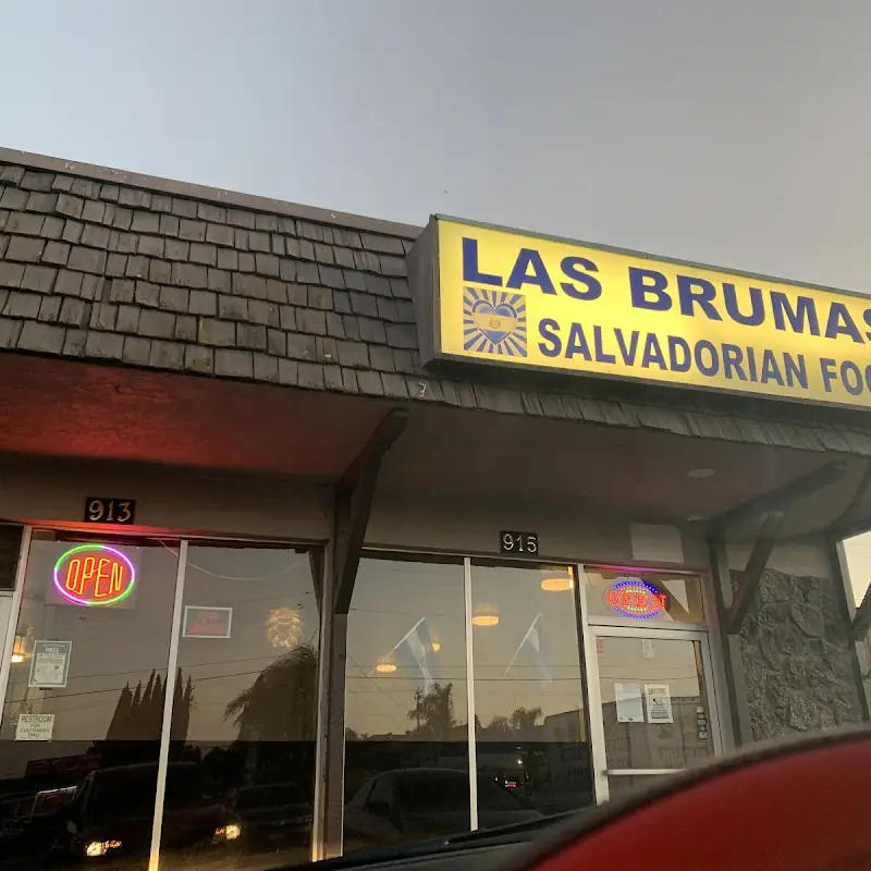 Las Brumas Salvadorian Food