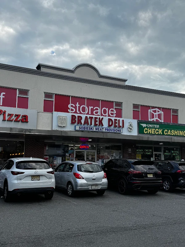 Bratek Deli