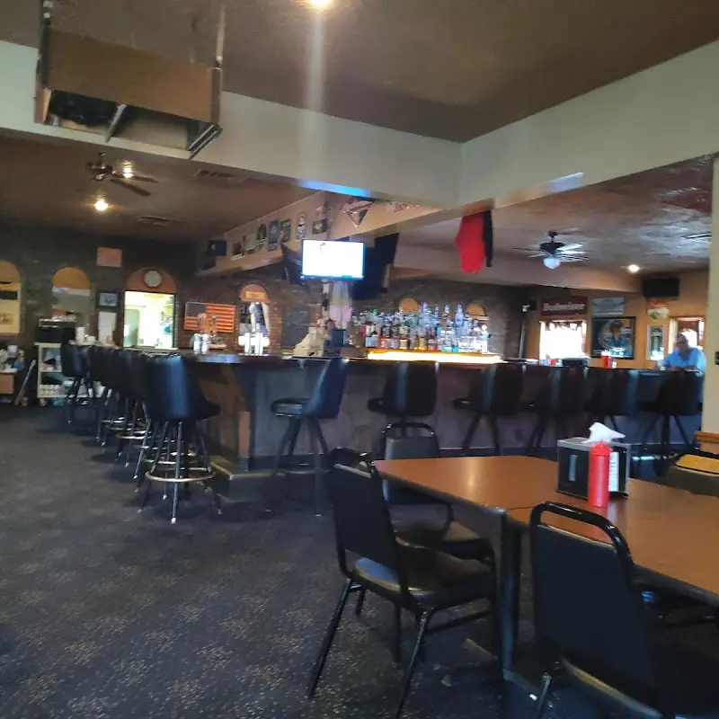 R Place | Neighborhood Bar & Grill