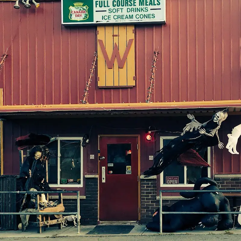 The Wolfe Island Pub & Pizzeria