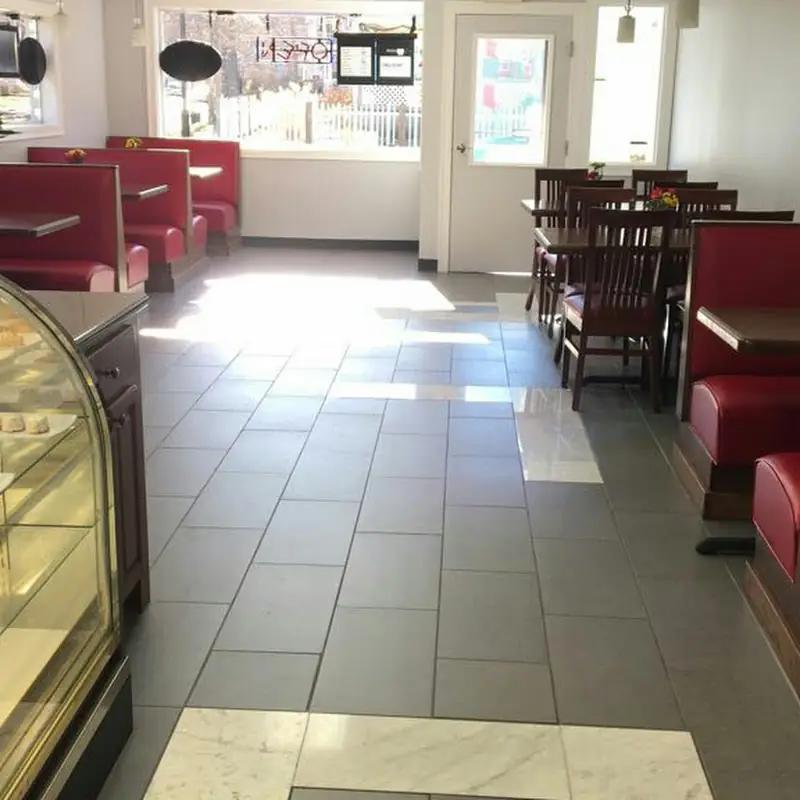 Hola Restaurant