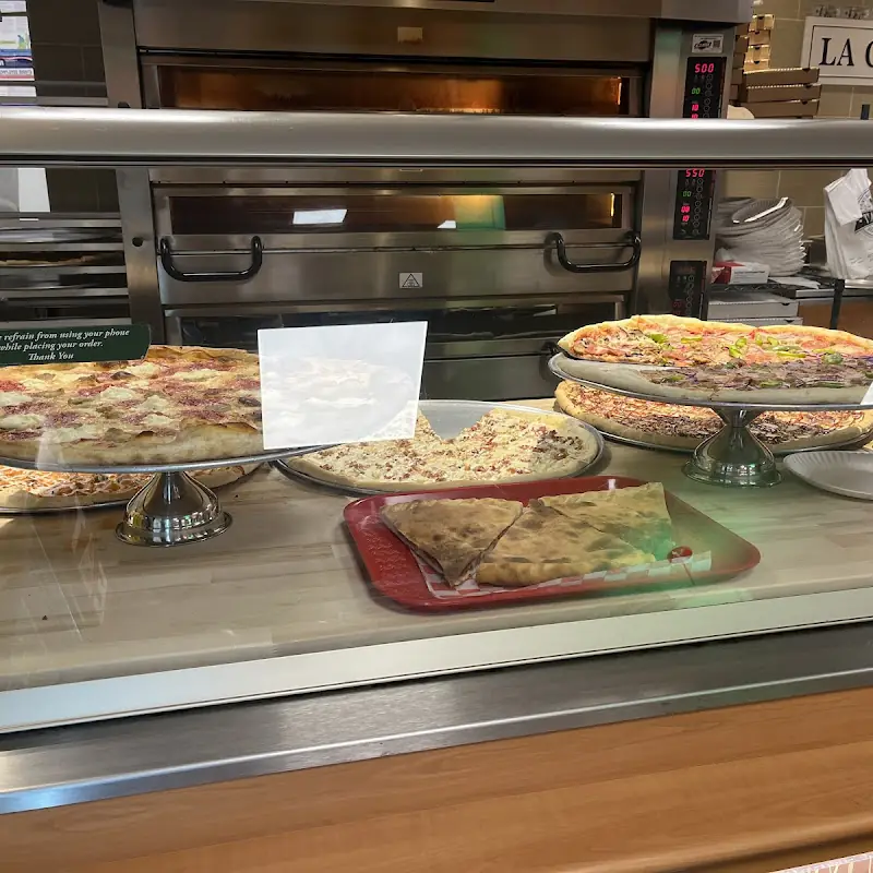 Eat the Best Pizza